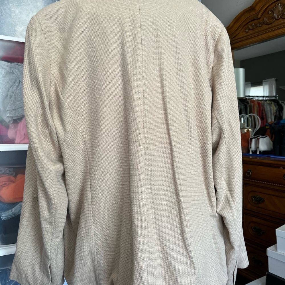 Tan Jacket - Picture 5 of 11